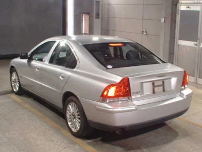Volvo S60  с аукциона в Японии