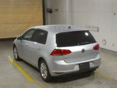 Volkswagen Golf  с аукциона в Японии