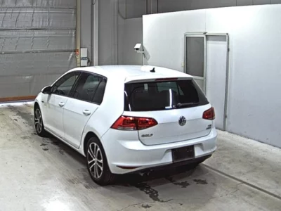 Volkswagen Golf  с аукциона в Японии
