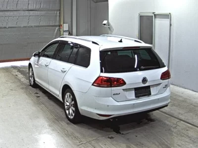Volkswagen GOLF VARIANT  с аукциона в Японии