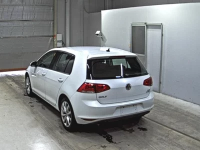 Volkswagen Golf  с аукциона в Японии