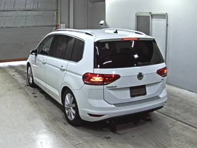 Volkswagen GOLF TOURAN  с аукциона в Японии