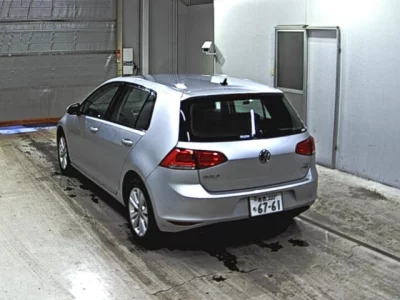 Volkswagen Golf  с аукциона в Японии