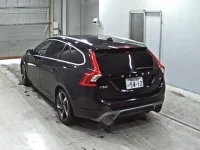 Volvo V60 лот № 9421 оценка 3.5  с аукциона в Японии 1