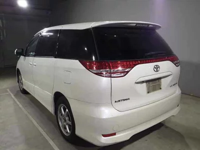 Toyota ESTIMA  с аукциона в Японии