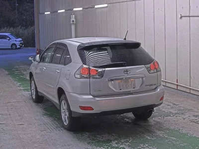 Toyota HARRIER  с аукциона в Японии