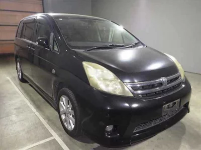 Toyota ISIS  с аукциона в Японии