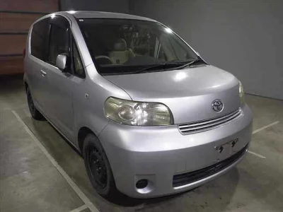 Toyota PORTE  с аукциона в Японии