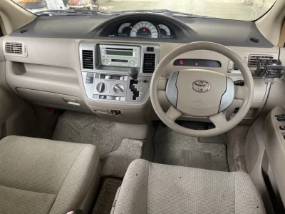 Toyota RAUM  с аукциона в Японии