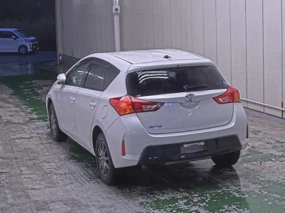 Toyota AURIS  с аукциона в Японии
