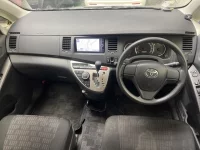 Toyota ISIS лот № 6246 оценка 3  с аукциона в Японии 3