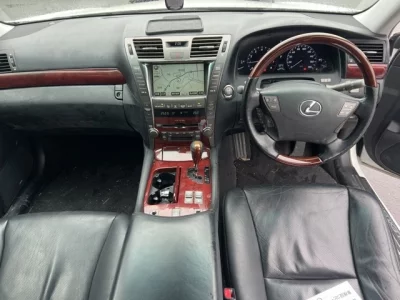 Lexus LS460L