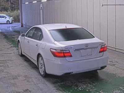 Lexus LS460L
