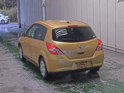 Nissan TIIDA  с аукциона в Японии