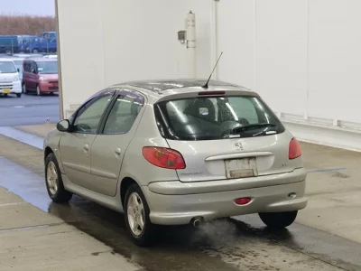 Peugeot 206  с аукциона в Японии