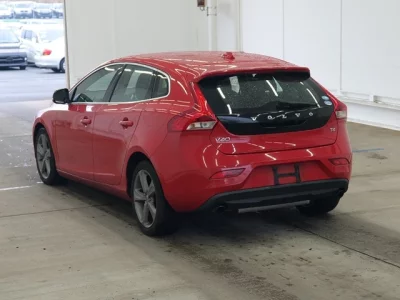 Volvo V40  с аукциона в Японии