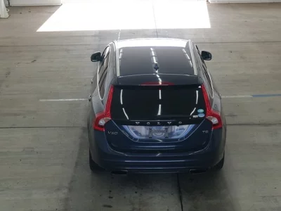 Volvo V60  с аукциона в Японии