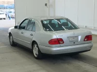 Mercedes-Benz E CLASS лот № 2311 оценка 3.5  с аукциона в Японии 1