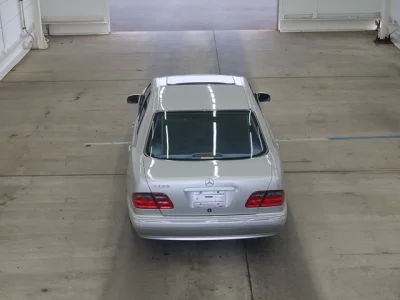 Mercedes-Benz E CLASS  с аукциона в Японии