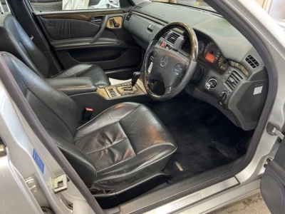 Mercedes-Benz E CLASS  с аукциона в Японии