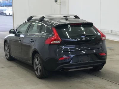 Volvo V40  с аукциона в Японии
