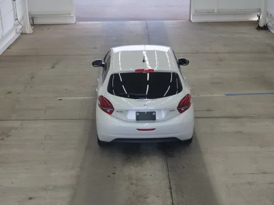 Peugeot 208  с аукциона в Японии