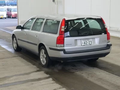 Volvo V70  с аукциона в Японии