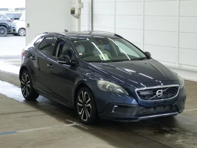 Volvo V40  с аукциона в Японии