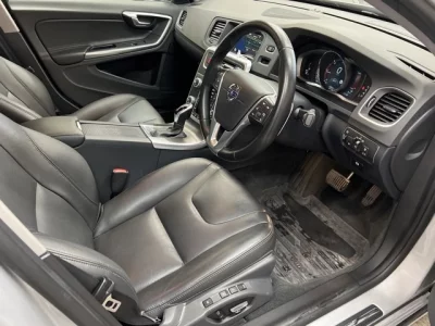 Volvo S60  с аукциона в Японии