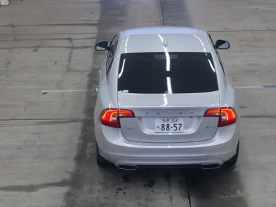 Volvo S60  с аукциона в Японии