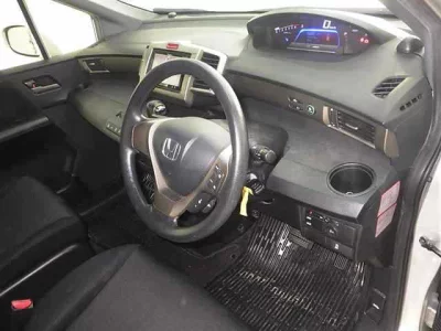 Honda FREED  с аукциона в Японии