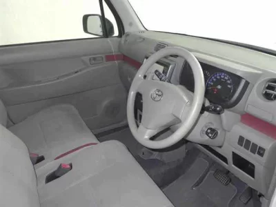 Toyota PIXIS SPACE  с аукциона в Японии