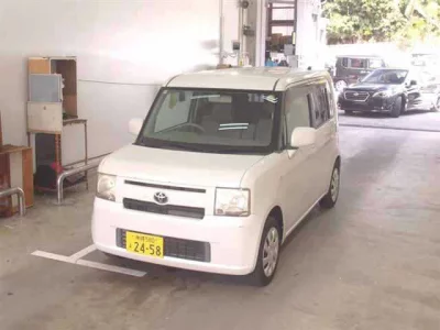 Toyota PIXIS SPACE  с аукциона в Японии