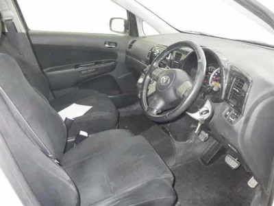 Toyota WISH  с аукциона в Японии