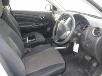 Nissan LATIO лот № 1137 оценка R  с аукциона в Японии 2