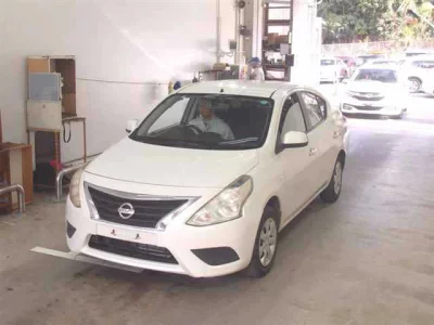 Nissan LATIO  с аукциона в Японии