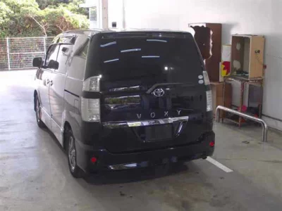 Toyota VOXY  с аукциона в Японии