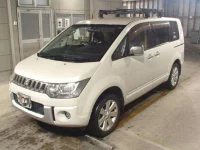 Mitsubishi DELICA D5 лот № 3032 оценка 4  с аукциона в Японии 3