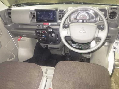 Mitsubishi Minicab Van