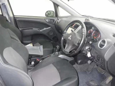 Mitsubishi COLT  с аукциона в Японии