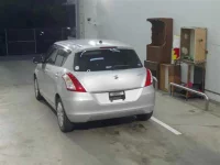 Suzuki SWIFT лот № 1089 оценка 3  с аукциона в Японии 1