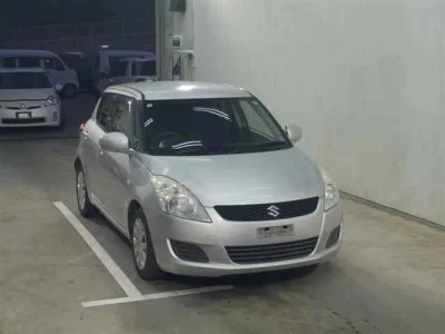 Suzuki SWIFT  с аукциона в Японии
