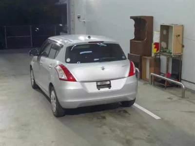 Suzuki SWIFT  с аукциона в Японии