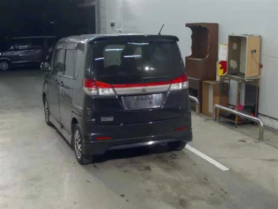 Mitsubishi DELICA D2  с аукциона в Японии