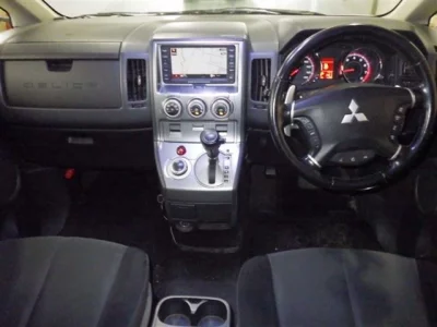 Mitsubishi DELICA D5  с аукциона в Японии