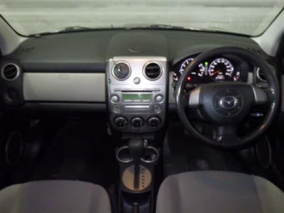 Mazda VERISA  с аукциона в Японии