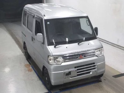 Mitsubishi Minicab Van
