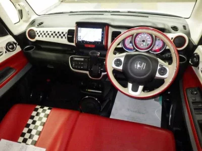 Honda N-Box Slash