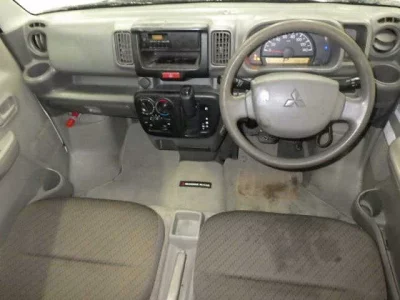 Mitsubishi Minicab Van