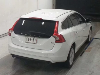 Volvo V60  с аукциона в Японии